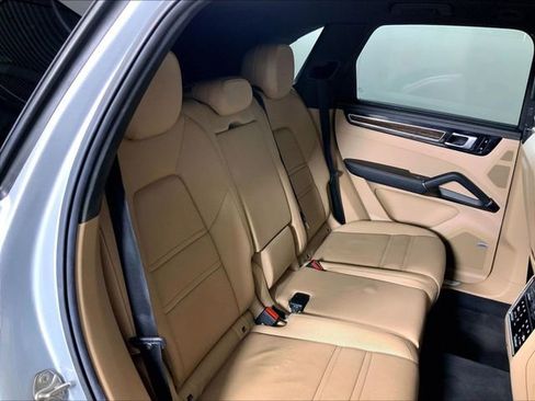 Certified 2019 Porsche Cayenne S AWD/4WD image 19