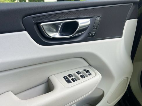 Certified 2025 Volvo XC60 T8 Plus w/ Climate Package AWD/4WD image 10