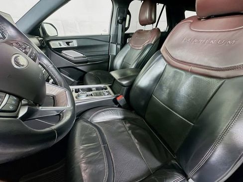 Used 2020 Ford Explorer Platinum w/ Premium Technology Package image 22