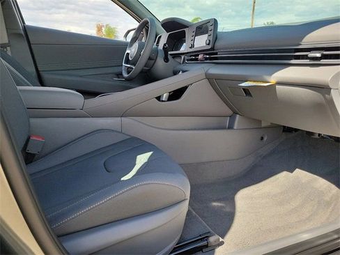 New 2025 Hyundai Elantra Sport w/ Cargo Package image 17