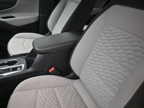 Used 2019 Chevrolet Equinox LS FWD image 17