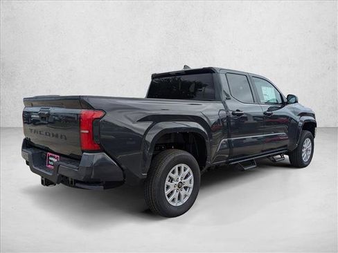 Used 2025 Toyota Tacoma SR5 image 5