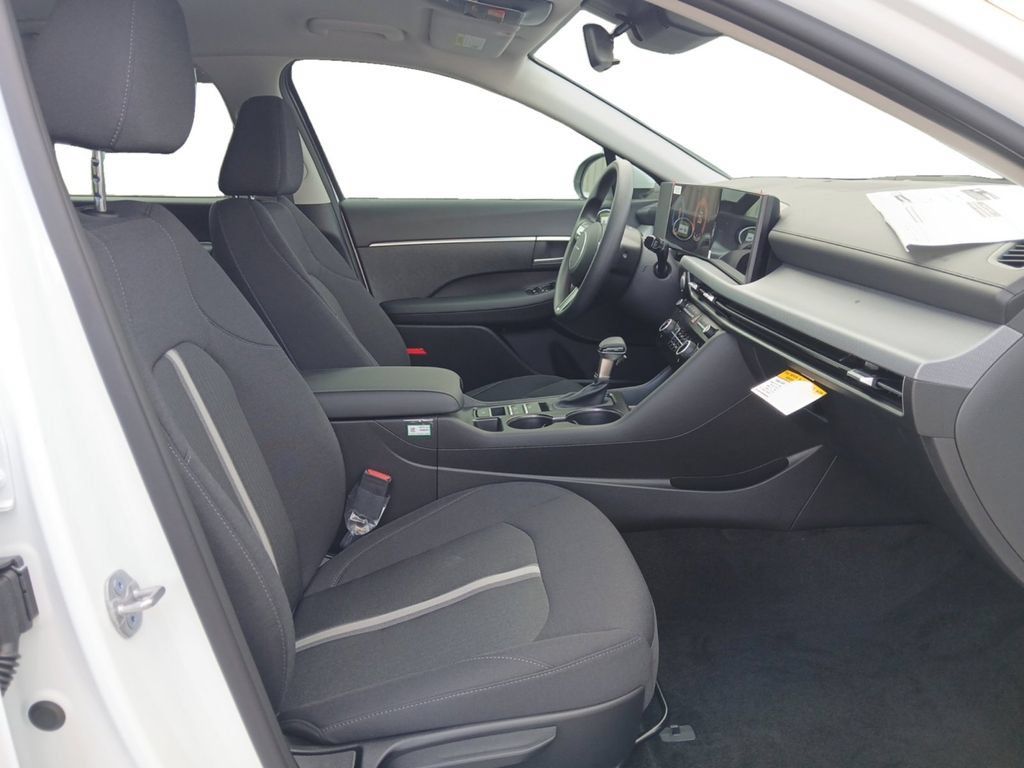 New 2026 Hyundai Sonata SE FWD image 16