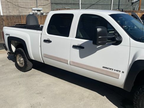 Used 2008 Chevrolet Silverado 2500 LT w/ 1LT Convenience Package AWD/4WD image 5