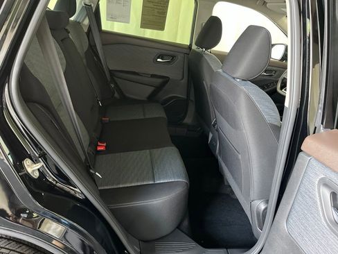 Used 2023 Nissan Rogue SV AWD/4WD image 18