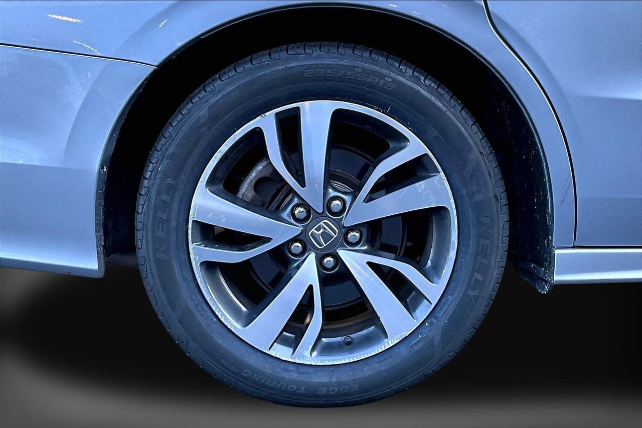 Used 2024 Honda Odyssey Touring image 37