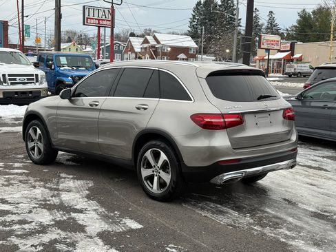Used 2019 Mercedes-Benz GLC 300 4MATIC image 7