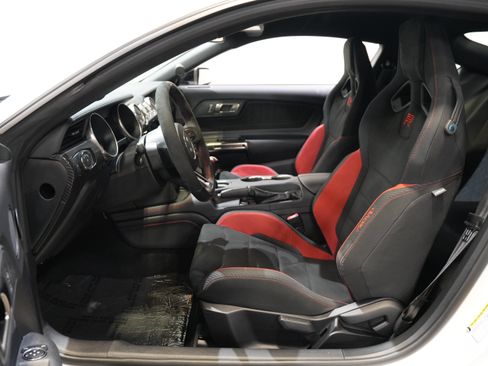 Used 2019 Ford Mustang Shelby GT350R w/ GT350R Equipment Group 920A RWD image 26