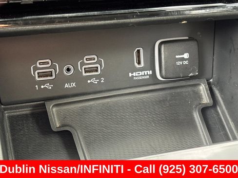 Used 2023 Jeep Grand Cherokee 4WD 4xe w/ Luxury Tech Group II image 32