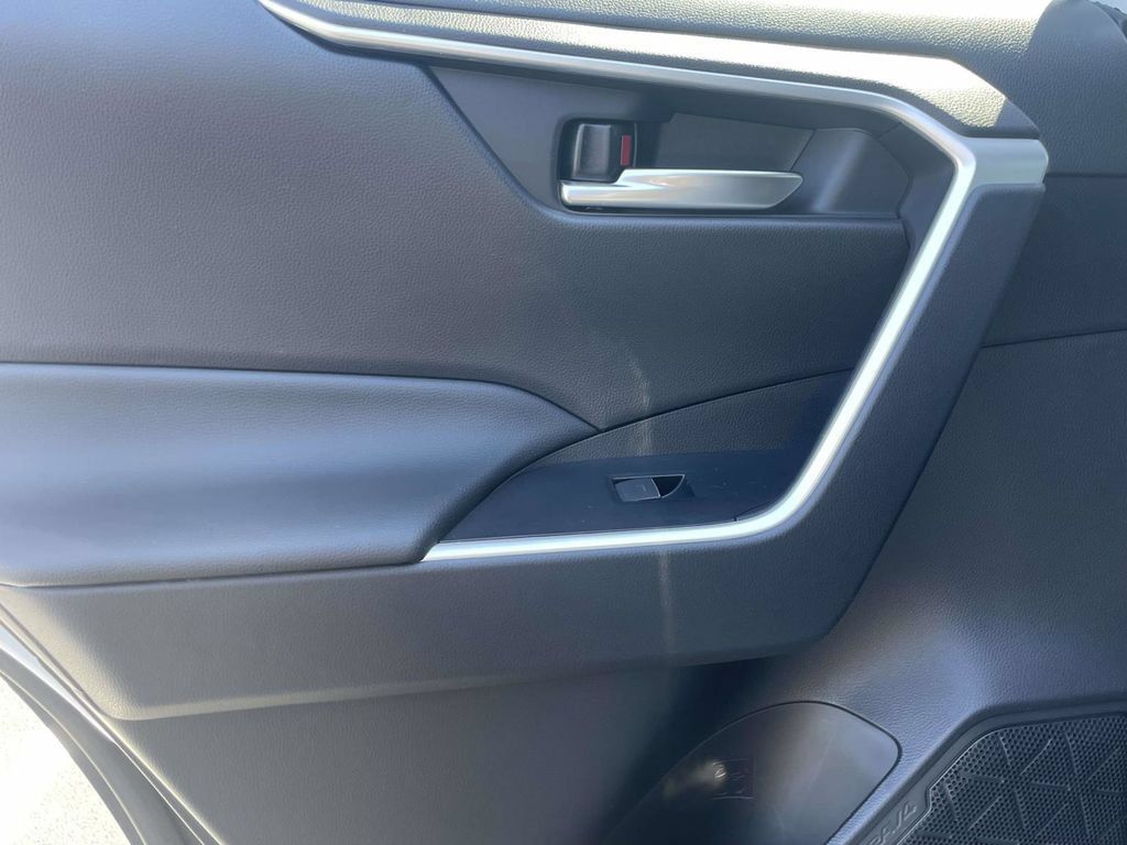 Used 2025 Toyota RAV4 XLE Premium FWD image 15