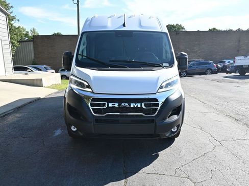 Used 2024 RAM ProMaster 3500 w/ Quick Order Package 22G SLT FWD image 2