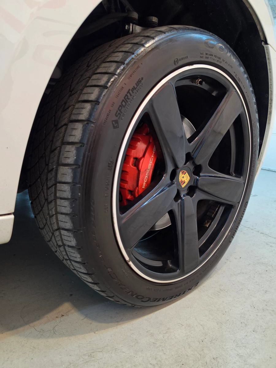 Used 2018 Porsche Macan Turbo w/ Premium Package Plus AWD/4WD image 12