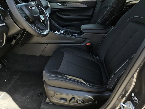 New 2026 Jeep Grand Cherokee Laredo X image 18