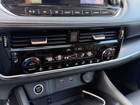 Used 2022 Nissan Rogue Platinum w/ Head-Up Display Package image 32