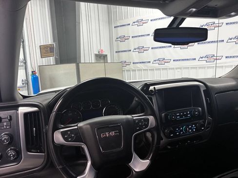 Used 2017 GMC Sierra 1500 SLE w/ SLE Value Package AWD/4WD image 2