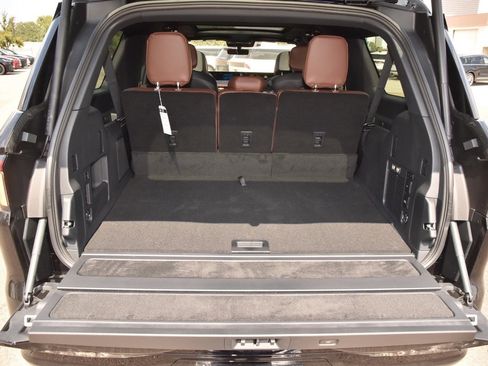 New 2025 Lincoln Navigator L Reserve image 42