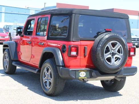 Used 2022 Jeep Wrangler Unlimited Sport AWD/4WD image 3
