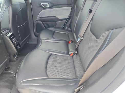 Used 2023 Jeep Compass Latitude image 19