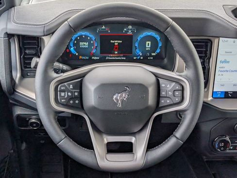 New 2026 Ford Bronco Outer Banks AWD/4WD image 9