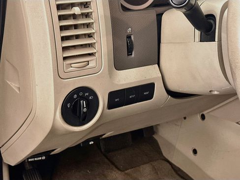 Used 2012 Ford Escape XLT AWD/4WD image 17