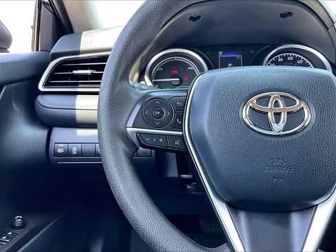 Used 2021 Toyota Camry LE FWD image 23