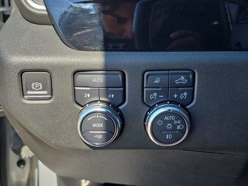 Certified 2022 GMC Sierra 1500 SLT w/ SLT Premium Plus Package AWD/4WD image 28
