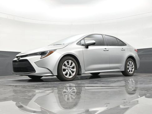 Used 2024 Toyota Corolla LE FWD image 20