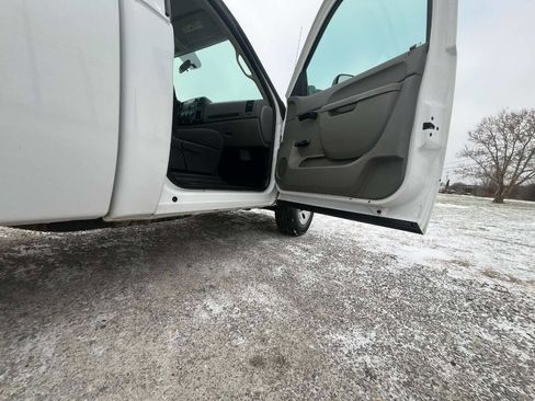 Used 2013 Chevrolet Silverado 1500 W/T image 12