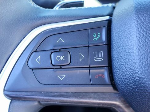 Used 2023 Jeep Grand Cherokee Limited w/ Luxury Tech Group II image 12