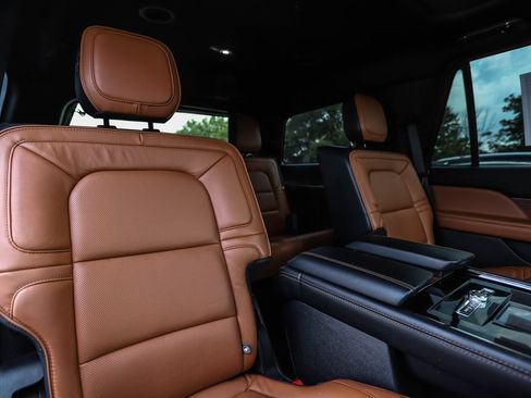 Used 2019 Lincoln Navigator Reserve AWD/4WD image 30