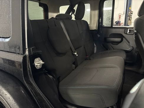 Used 2024 Jeep Wrangler Unlimited Rubicon 4xe AWD/4WD image 18