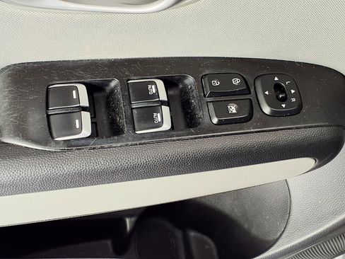 Used 2017 Kia Soul + FWD image 14