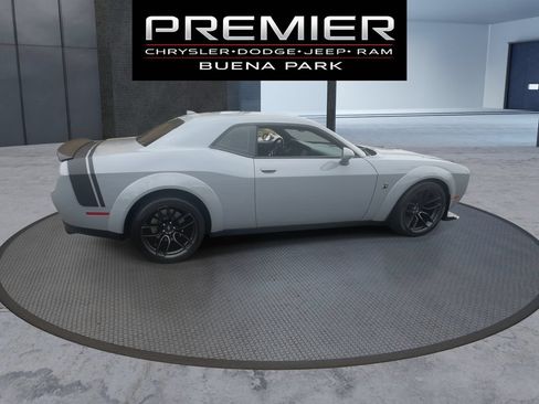 Used 2022 Dodge Challenger R/T Scat Pack RWD image 8
