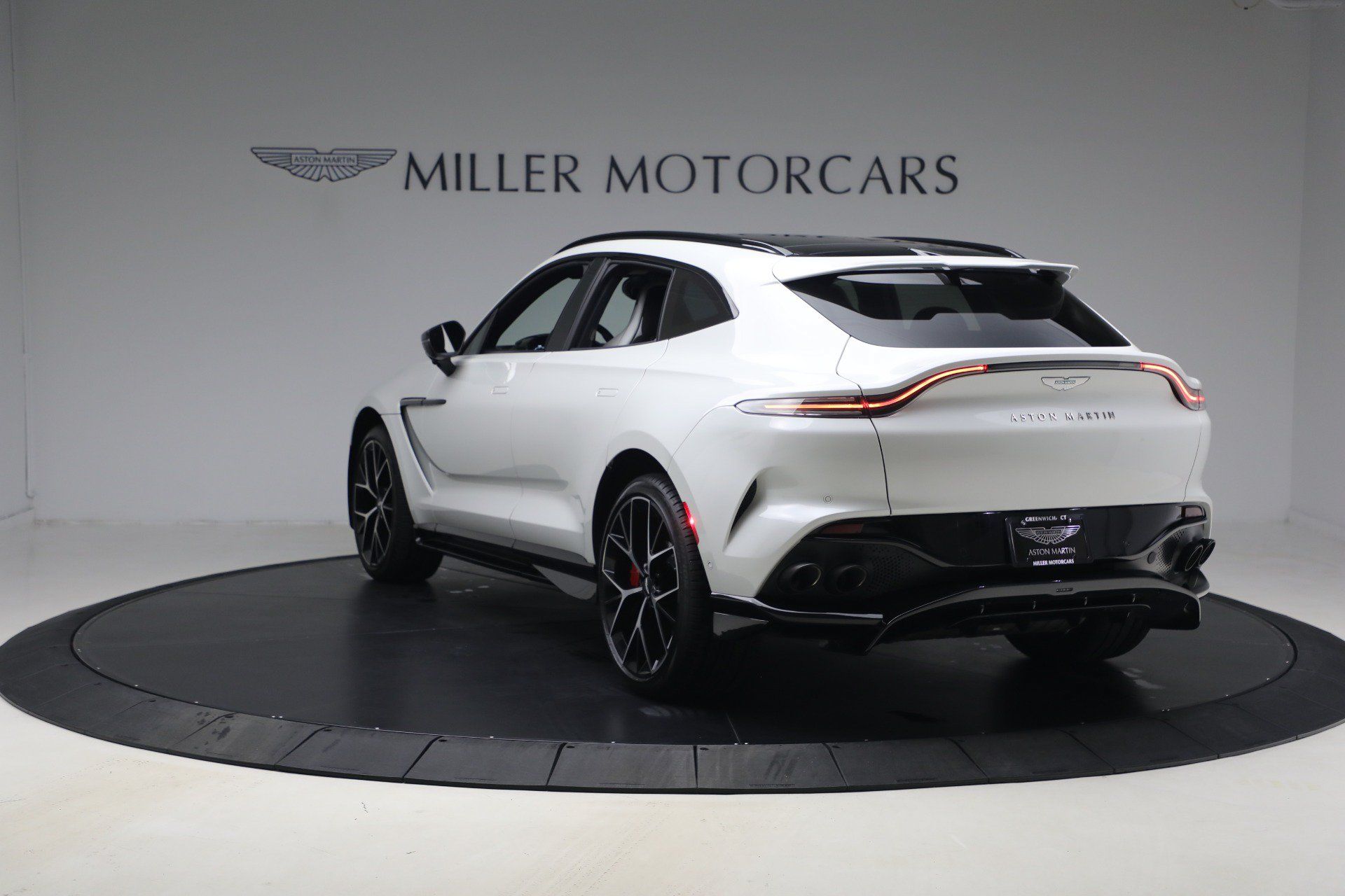 Used 2025 Aston Martin DBX 707 AWD/4WD image 5