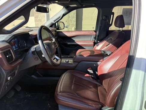 Used 2022 Ford Expedition Max Limited image 14