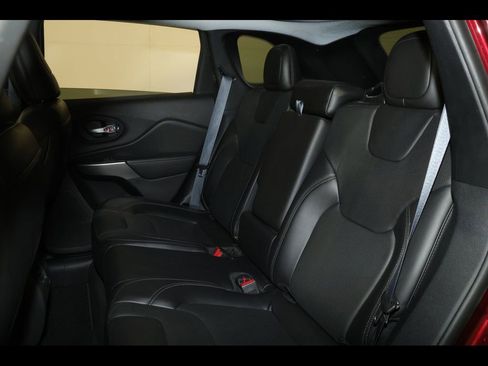 Used 2020 Jeep Cherokee Limited AWD/4WD image 31