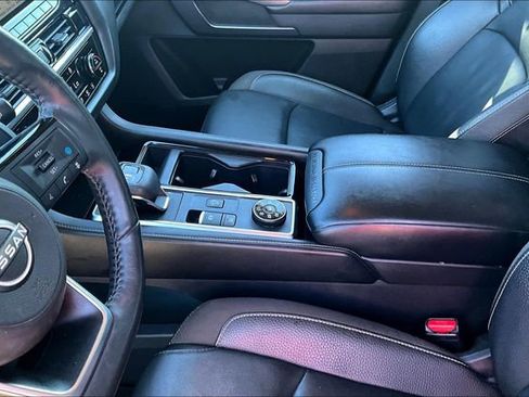 Used 2023 Nissan Pathfinder SL image 15