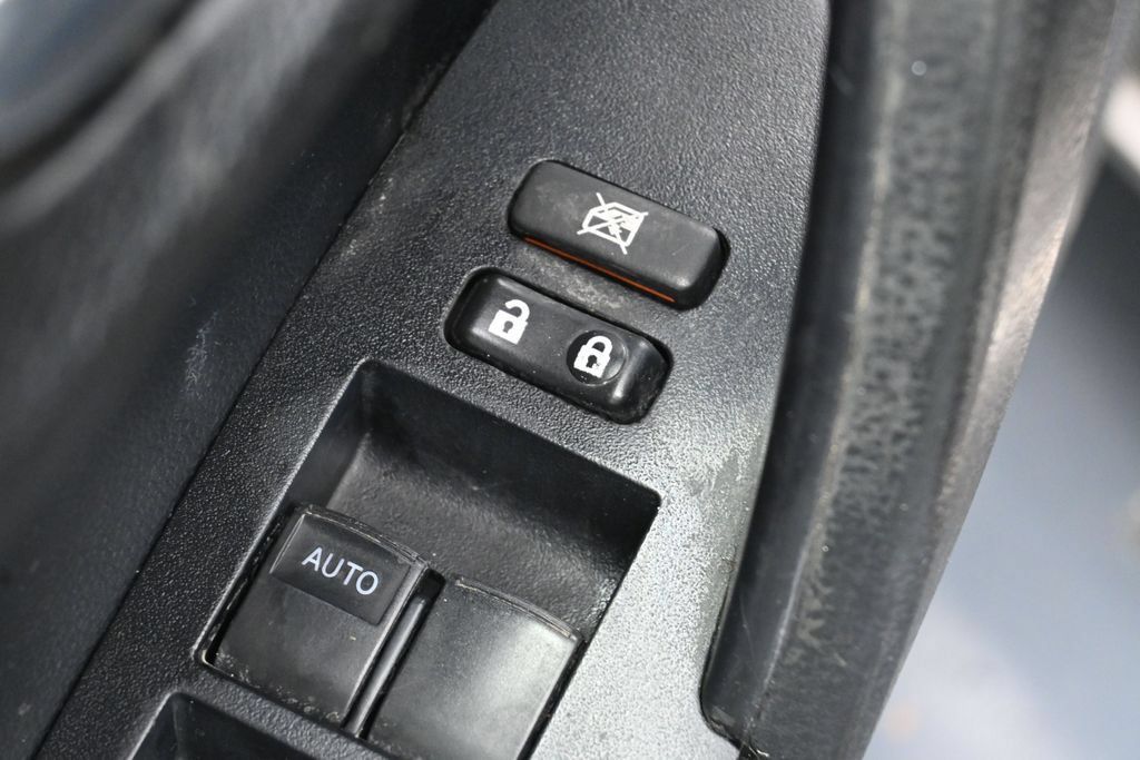 Used 2018 Toyota Corolla SE FWD image 11