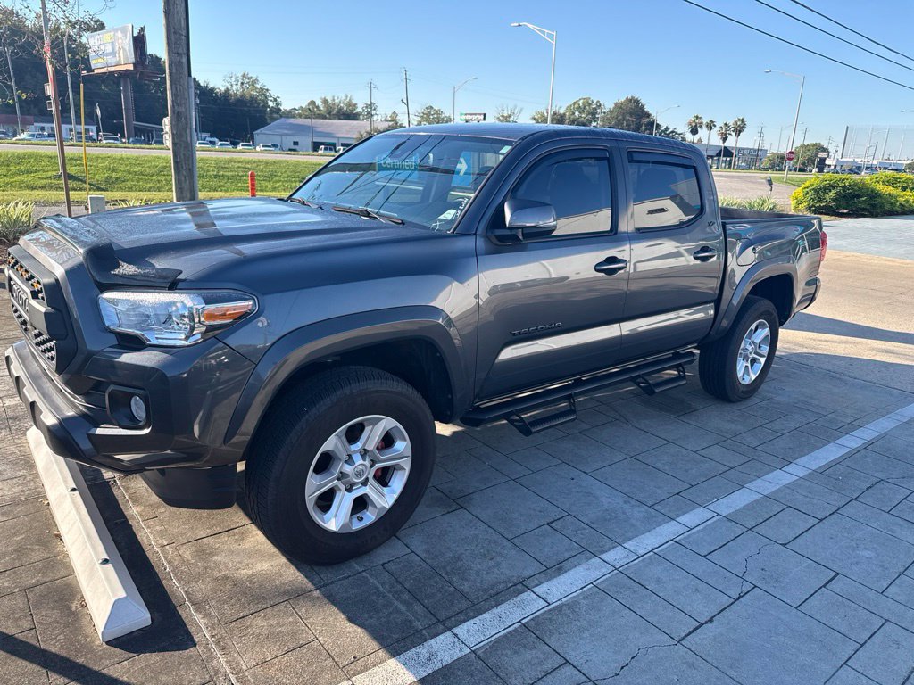 Used 2022 Toyota Tacoma SR5 w/ Technology Package RWD image 1