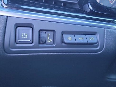 Used 2025 Cadillac XT6 Sport w/ Technology Package image 17