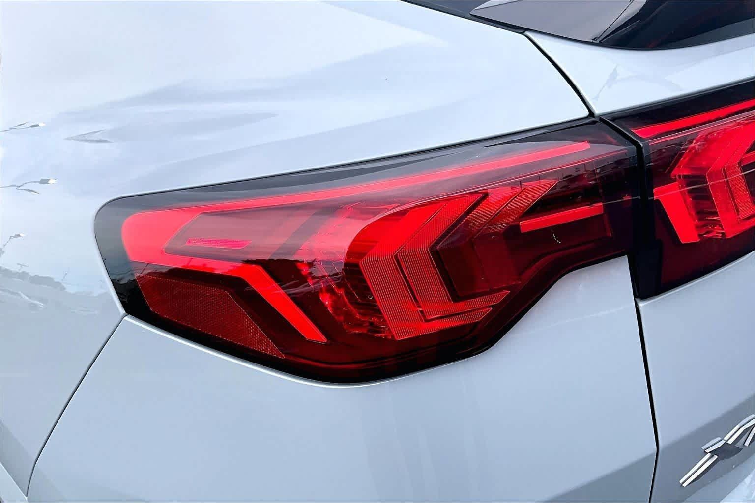 New 2026 BMW X2 xDrive28i w/ Technology Package AWD/4WD image 15