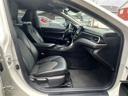 Used 2021 Toyota Camry SE w/ Cold Weather Package AWD/4WD image 9