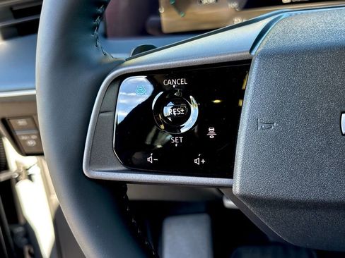 New 2026 Nissan Leaf Platinum+ w/ Cargo Package (Platinum+) image 17