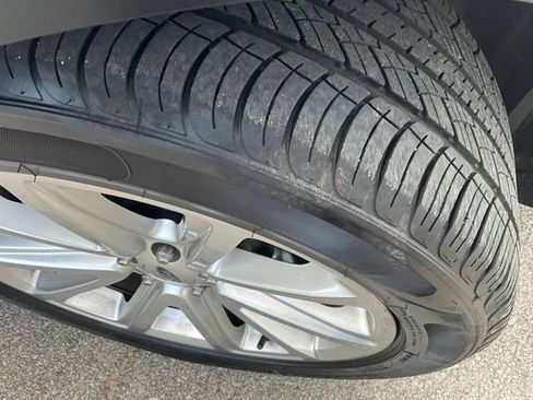Used 2017 Ford Explorer Limited w/ Equipment Group 301A FWD image 5
