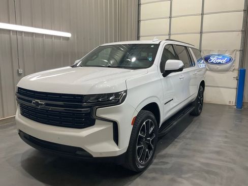 Used 2022 Chevrolet Suburban RST w/ Luxury Package AWD/4WD image 2