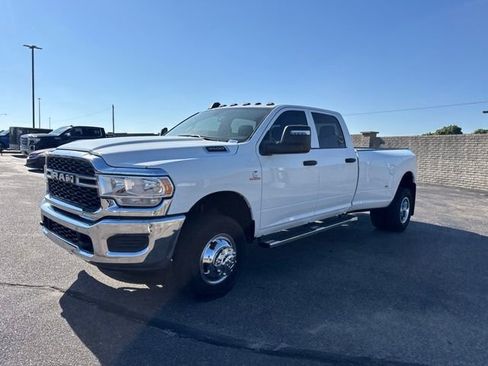 Used 2024 RAM 3500 Tradesman w/ Chrome Appearance Group AWD/4WD image 3
