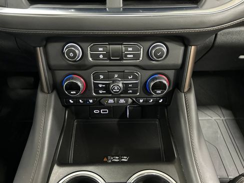 Used 2023 Chevrolet Tahoe High Country AWD/4WD image 19