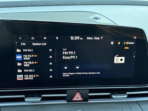 Used 2024 Hyundai Elantra SEL FWD image 31