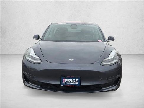 Used 2019 Tesla Model 3 Standard Range Plus image 2