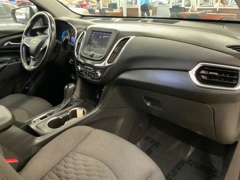 Used 2021 Chevrolet Equinox LT w/ Driver Convenience Package AWD/4WD image 9